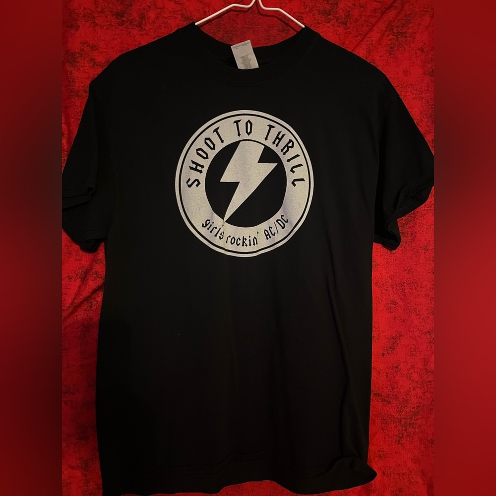 Shoot To Thrill / Md / Black